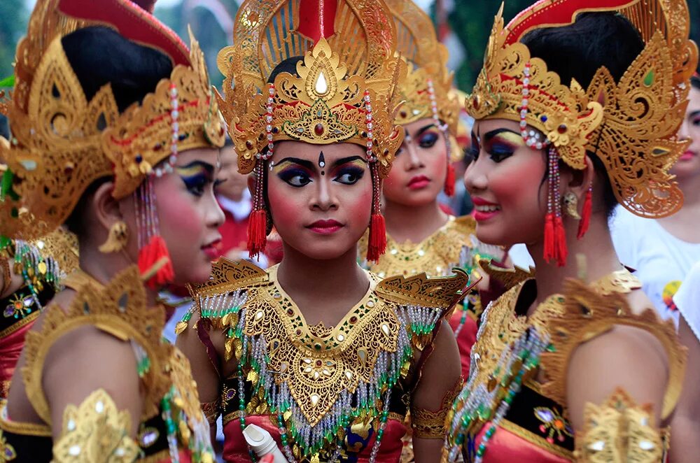 Ньепи на Бали. Малайцы Сингапур. Национальный костюм балийцев. Индонезийский национальный костюм.