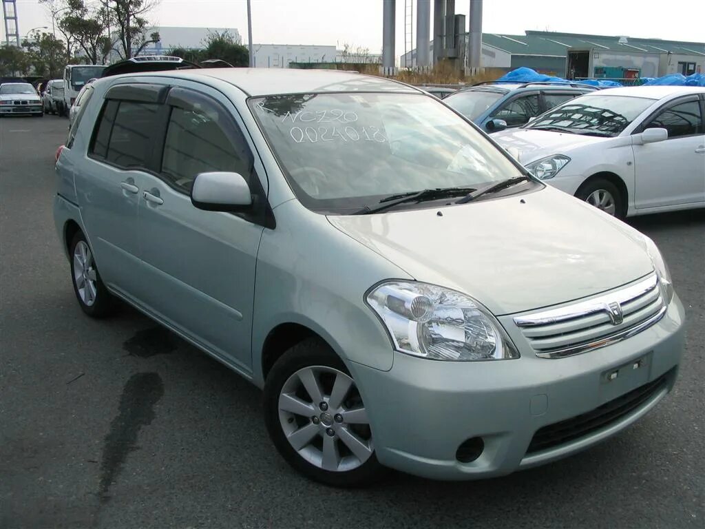 Тойота раум 2003. Тойота Раум 2003 года. Toyota Raum 2003 белая. Тойота Раум 2003 год зеленый.