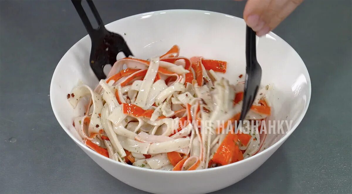 Кухня наизнанку салат с кальмарами рецепты. Маринованные крабовые палочки. разворачиваем крабовые палочки. маринованные крабовые палочки по-корейски. кухня наизнанку bp rhf,jds[ gfkjxtr дзен.