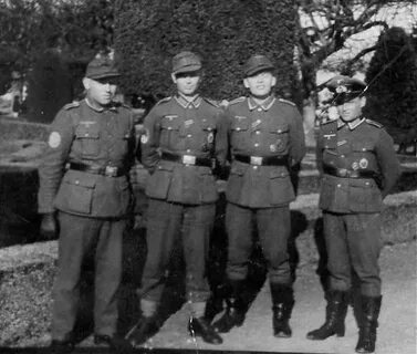 4 офицера