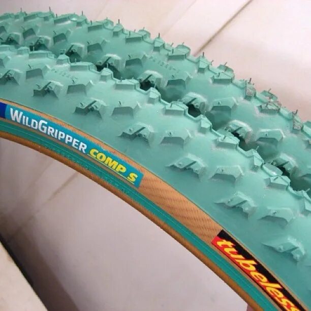 MTB WILDGRIP'R Descent 26*2.5 TL покрышка Michelin MTB WILDGRIP'R Descent 26*2.5 TL. Michelin MTB XC A.T.(60) 26х1.85 TS. Schwalbe mtb2. Покрышка CST Gripper 26. Зеленые шины купить