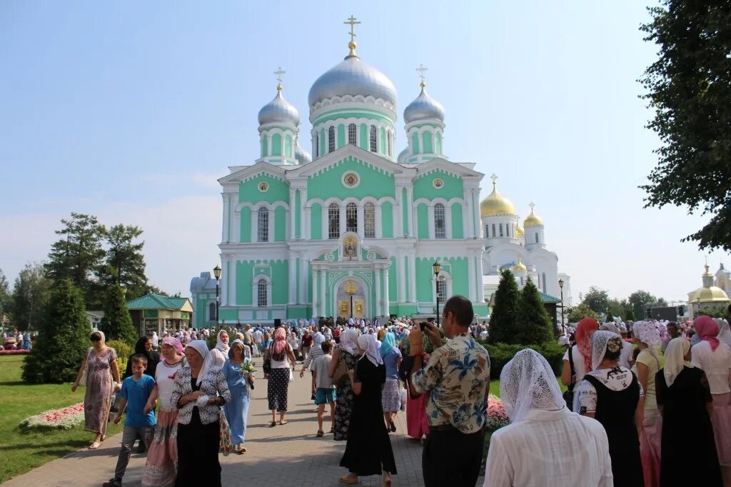 Свято-Троицкий Серафимо-Дивеевский монастырь. Елизаветинский храм Дивеево. Паломничество в Дивеево. Дивеево монастырь сайт расписание