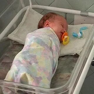 Родители оставили ребенка в роддоме