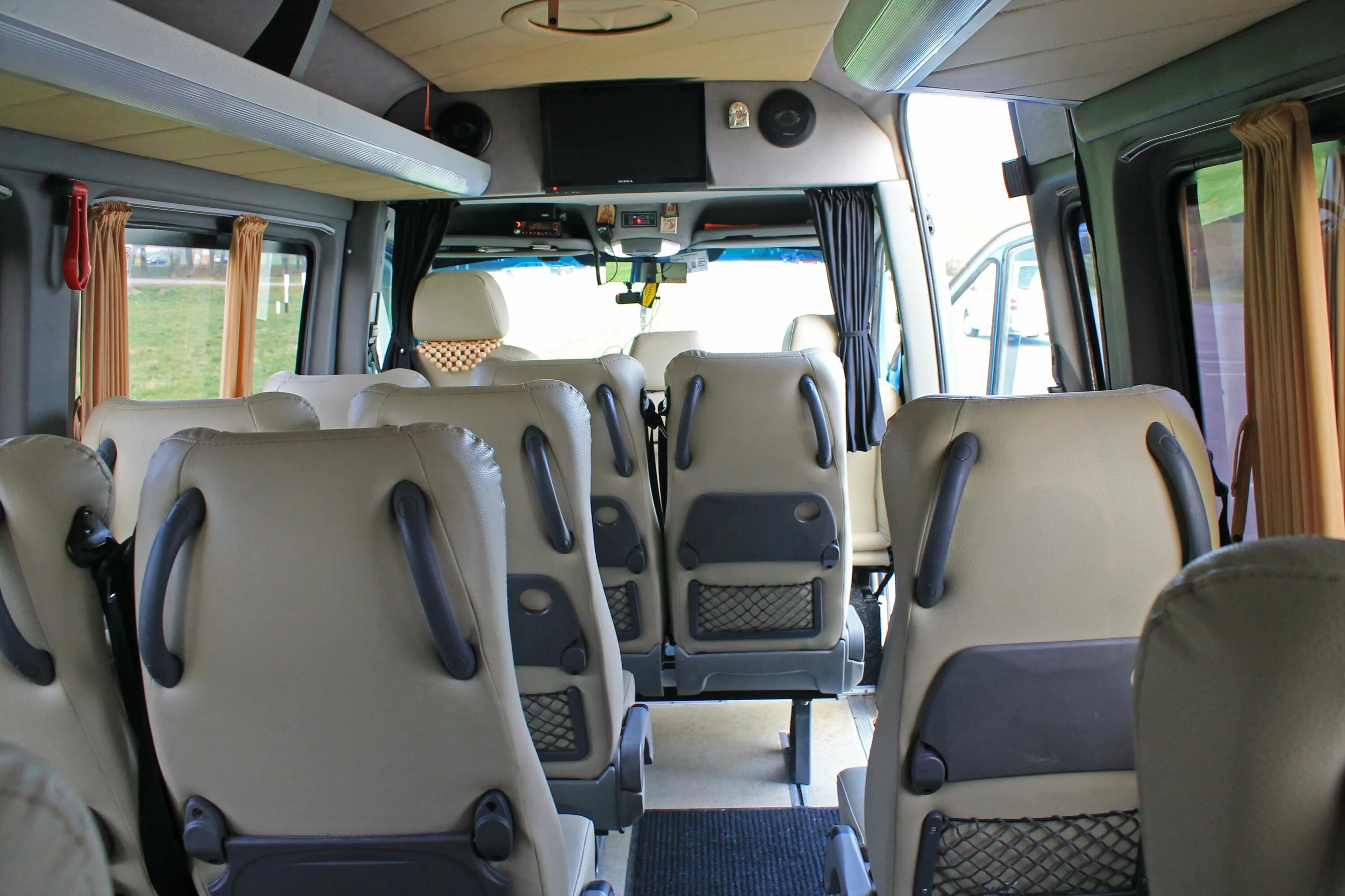 Туристический автобус мерседес спринтер. Мерседес спринтер 20 мест. Микроавтобус на 23 места. Микроавтобус межгород. Миниавтобус мерседес 310d салон.