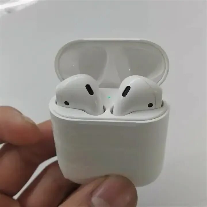 Apple airpods 2. Airpods 2 поколение 2019. Айрподс 1 поколение. Наушники apple аирподс 1. 1.