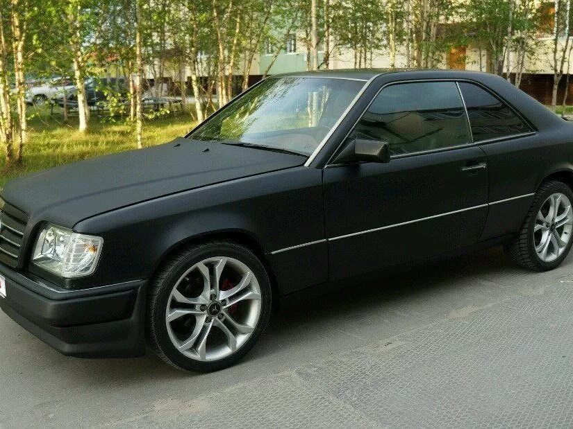 Купить мерседес 124 купе. Мерседес Бенц 124 1994. Мерседес е 124 купе. Mercedes w124 черный. Мерседес Бенц 124 е чёрный.