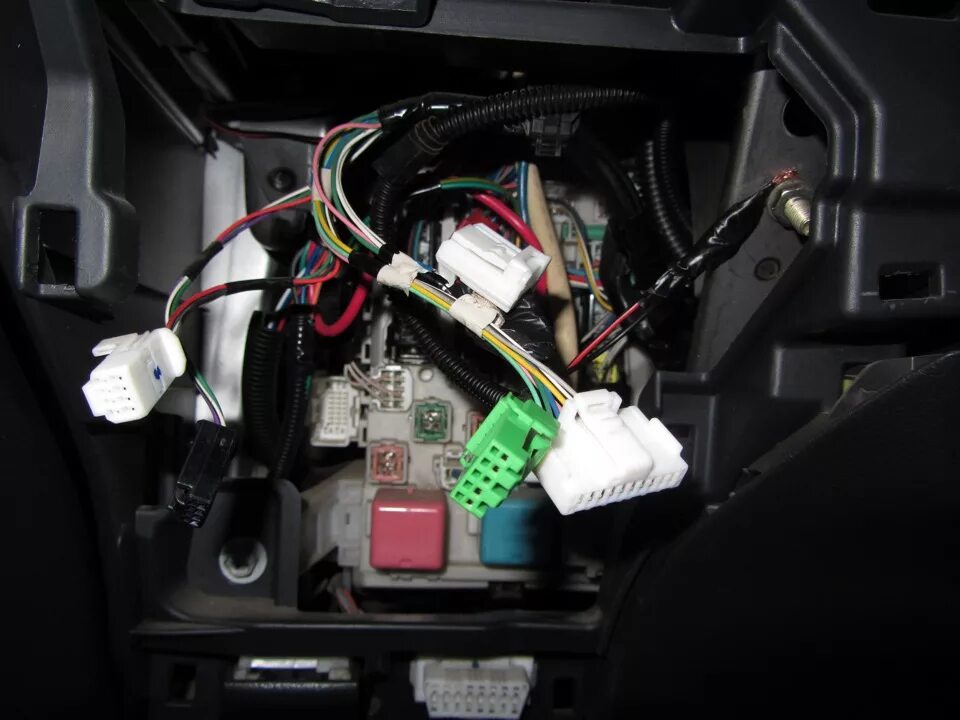 Ставим и подключаем ПТФ - Toyota Corolla (140/150), 1,6 л, 2007 года электроника