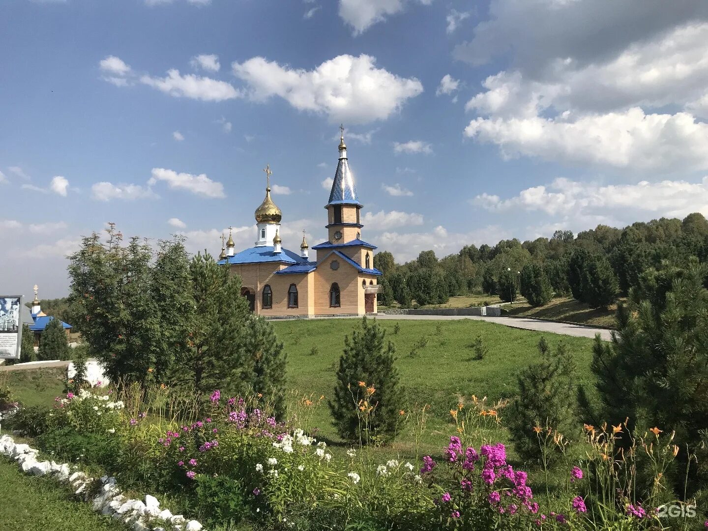 Погода в салаире на неделю. Салаир Святой источник храм. Церковь Салаир Кемеровская область. Всецарица Гурьевск Церковь Салаир.