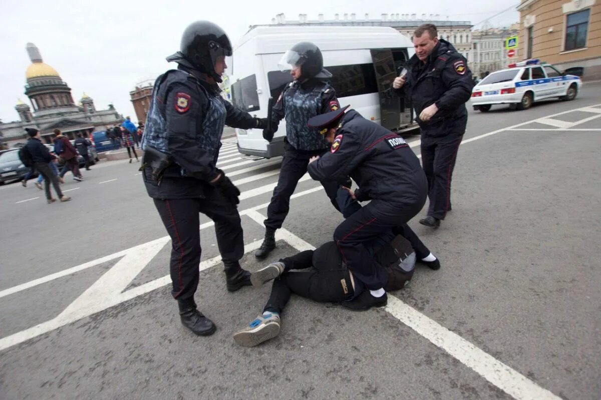 Сколько задержанных