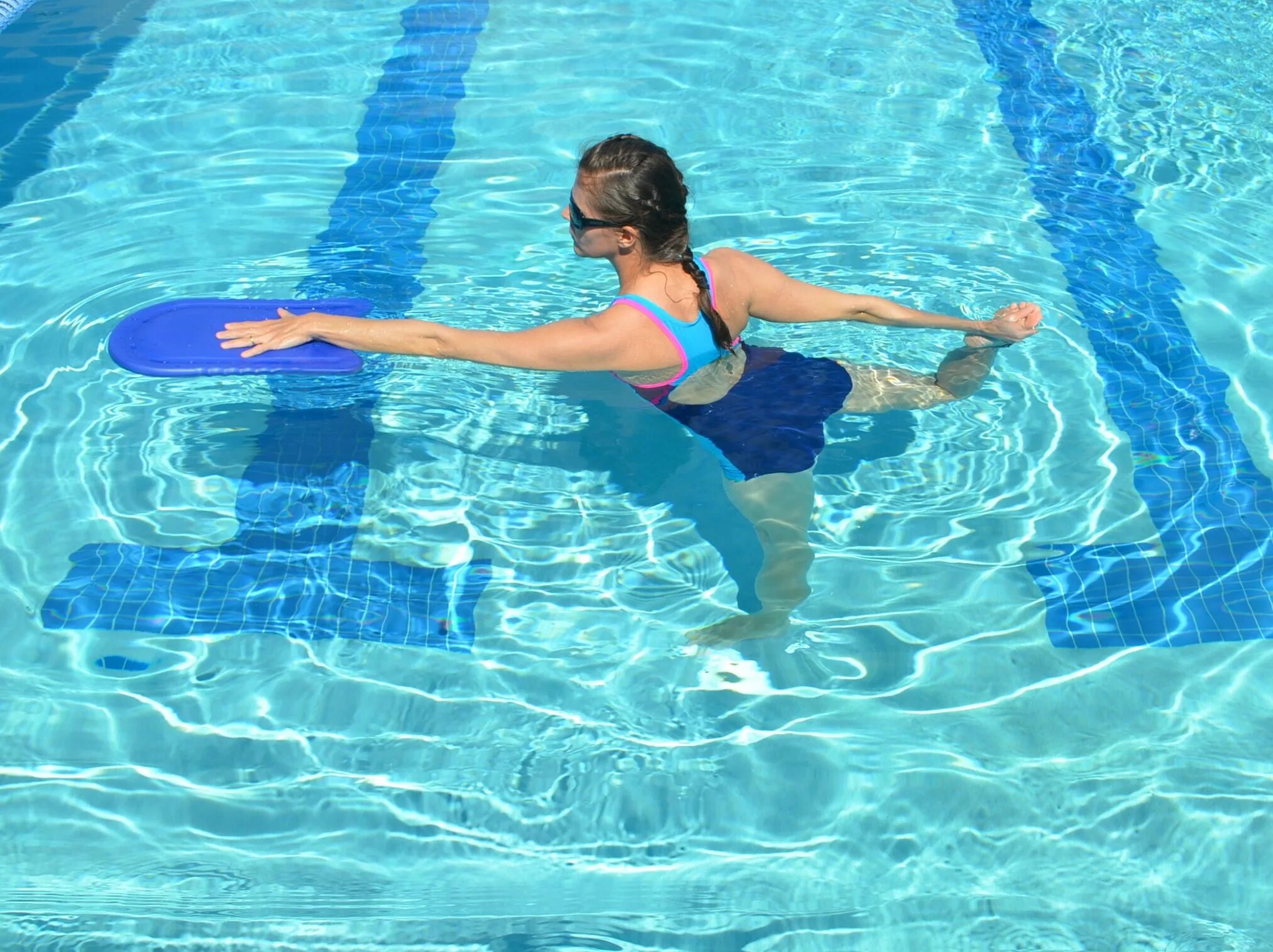 Аквааэробика. Водная йога. Аквааэробика упражнения. Аква йога. Pool now