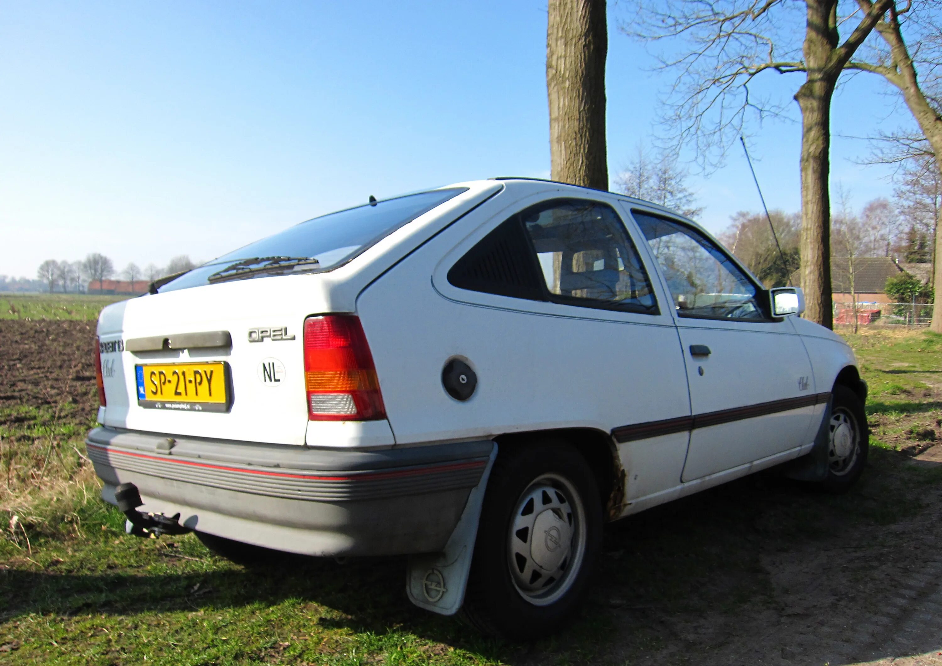Машину опель кадет 1 и 3 двигателя. Opel kadett 1. Opel kadett 1. 3 бензин. Опель кадет 1986 хэтчбек.