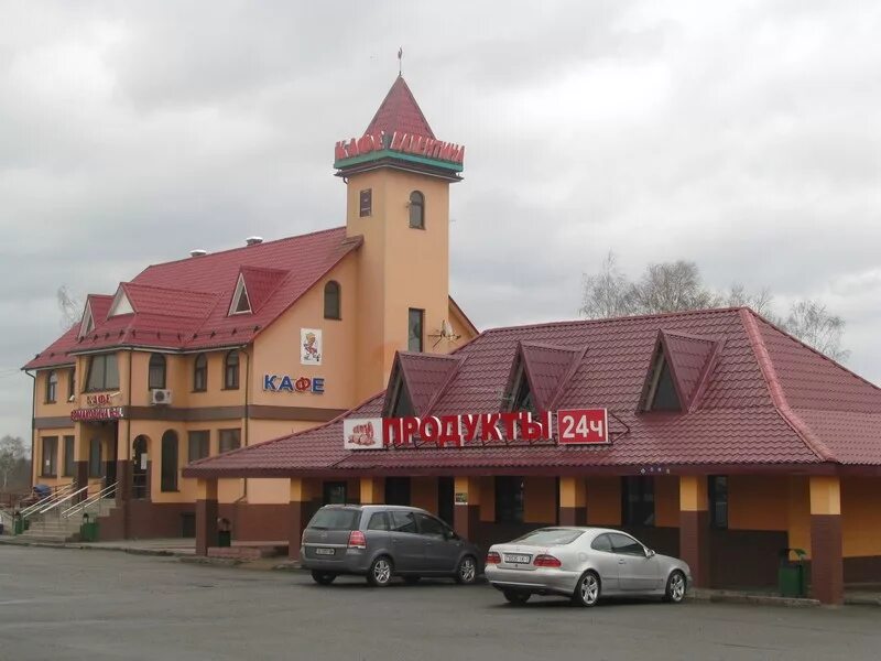 Мотель на трассе м7 владимир. Кафе у дороги топчихинский район. Придорожное кафе в бураево. Объекты придорожного сервиса. Придорожное кафе гостиницы.