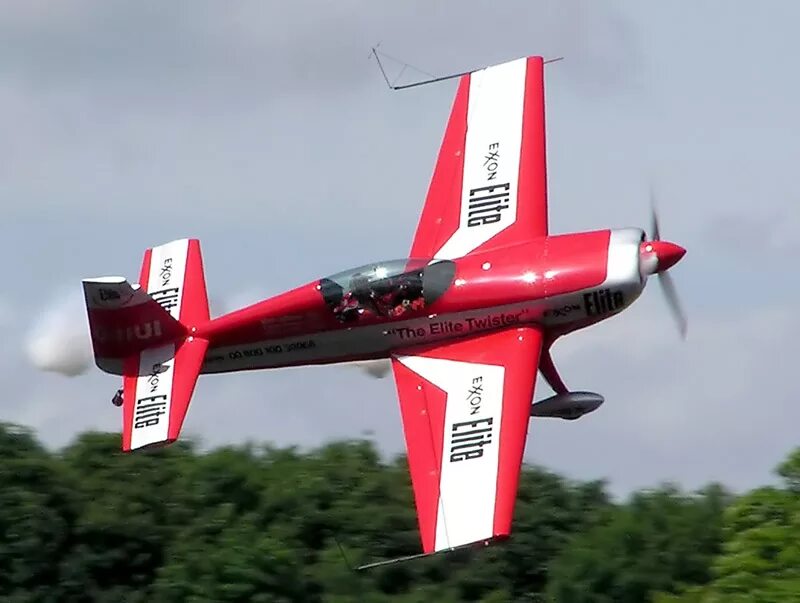 Extra args. Extra 300s самолет. пилотажный самолет экстра 300с. самолет экстра 300 s. спортивный самолет экстра 300.