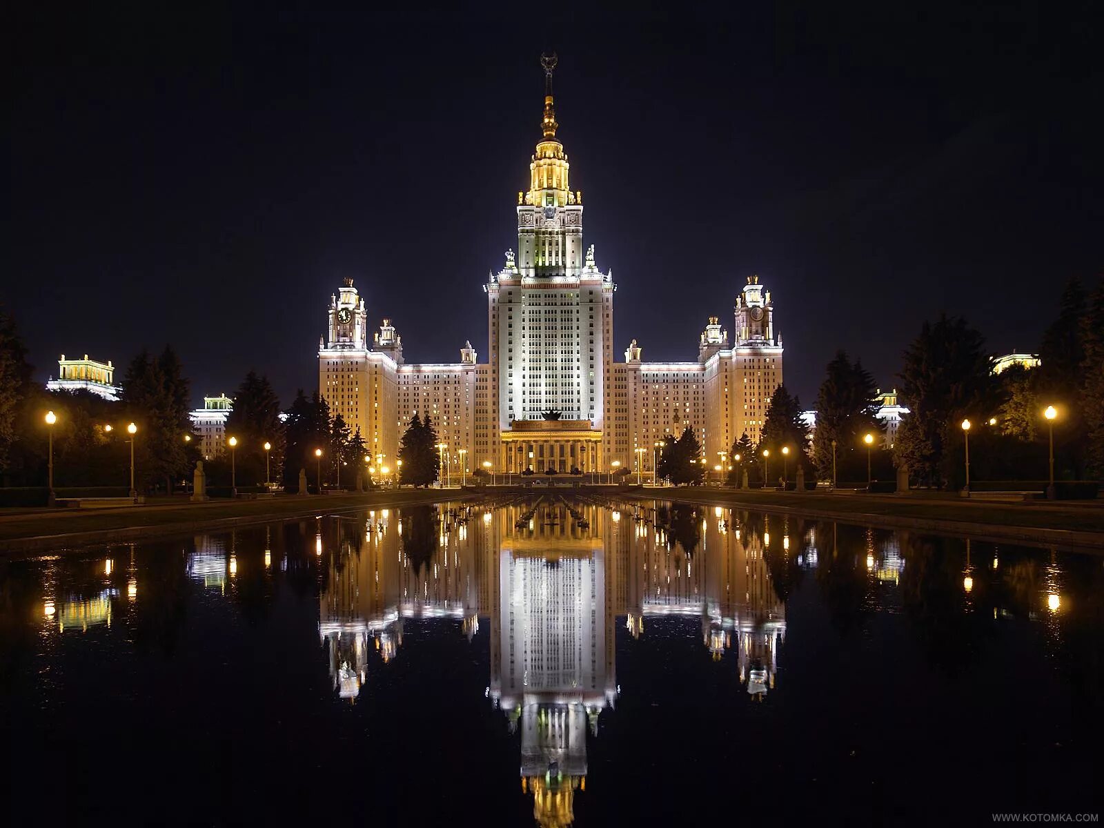 Мгу писать. Московский государственный университет имени м.в.ломоносова，мгу. высотка мгу на воробьевых горах. главное здание мгу на воробьёвых горах. здание библиотеки мгу на воробьевых горах.
