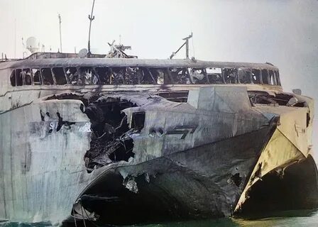 Попадания ракеты в корабль