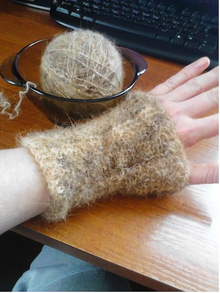 Шерсть лечит. Пояс из собачкй шерсти. Шерсть лечит. Шерсть овцы. Пояс мз собачнй шерсти.