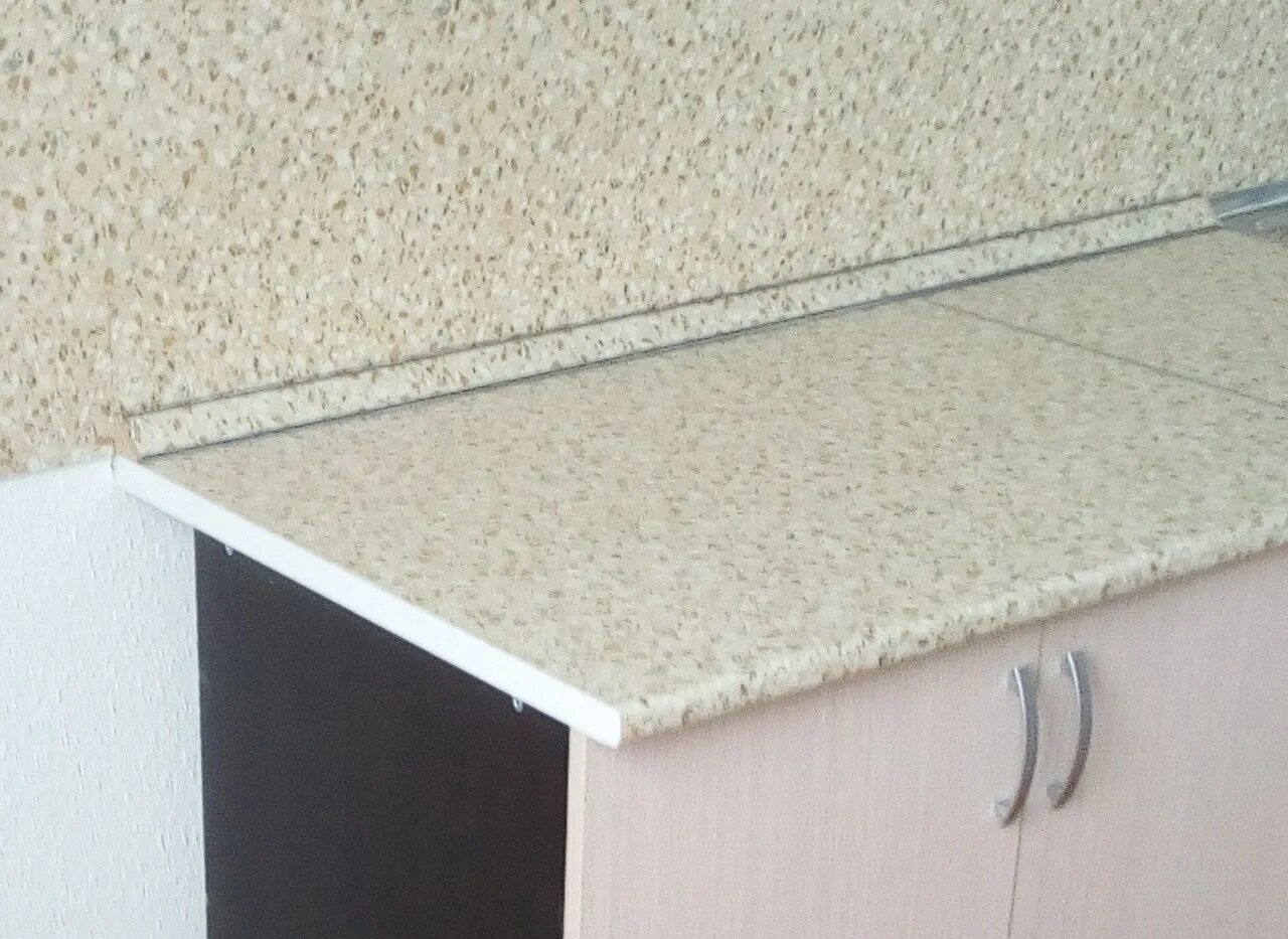 Кухня без плинтуса на столешницу