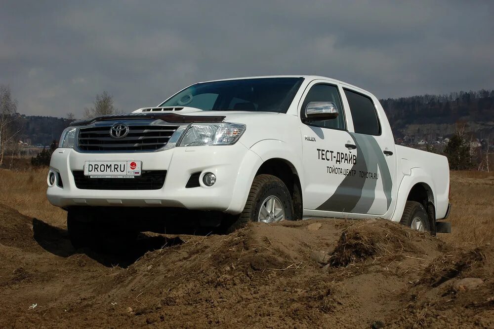 Дром ру оренбургская. Тойота Хайлюкс Ахмат. Дром Тойота Хайлюкс. Drom Hilux Toyota 2012. Toyota Hilux 2023 Drom.