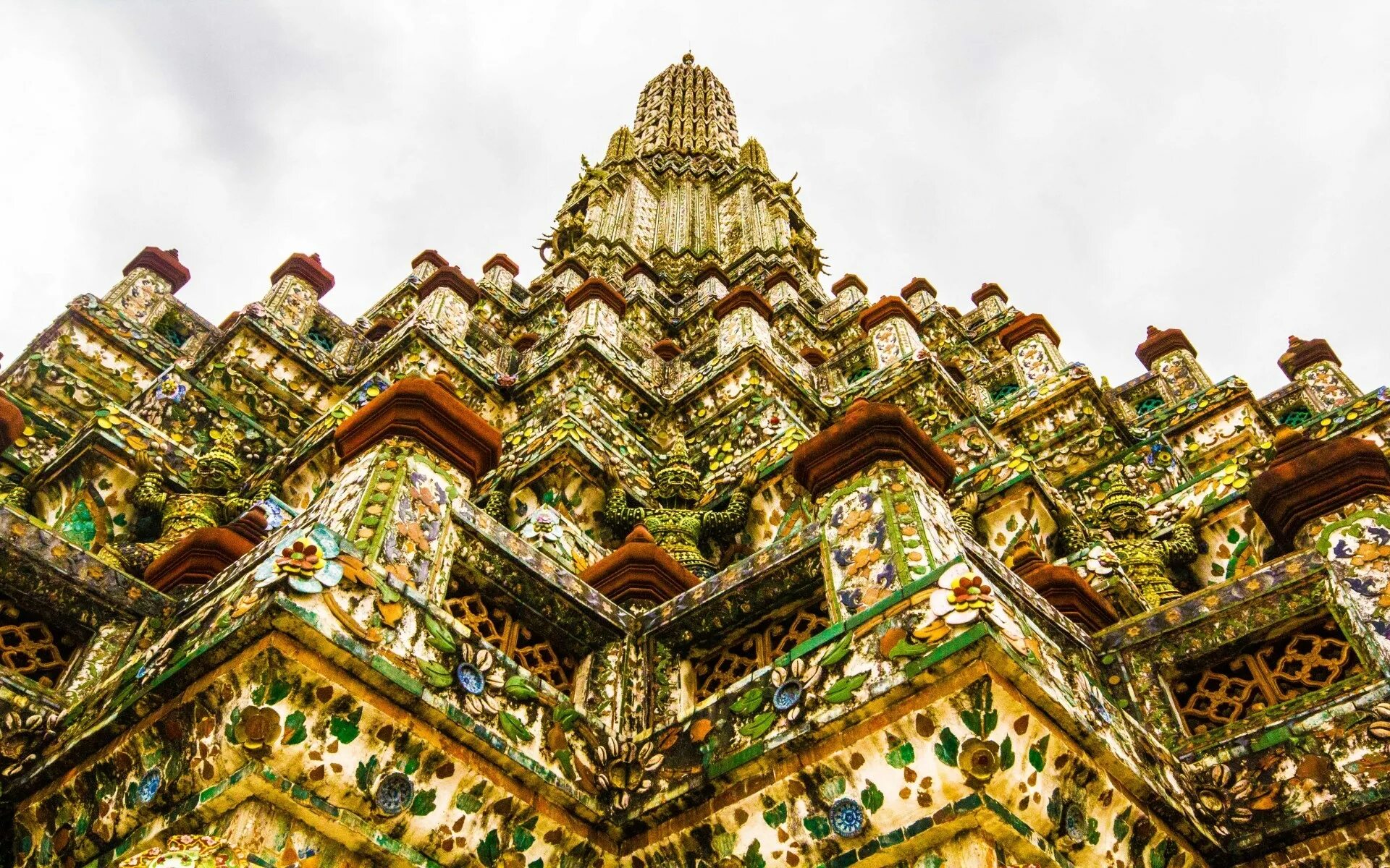 Ват Арун Бангкок. Храм ват Арун храм утренней зари. Ват Арун храмовый Камбоджа. Храм ват Арун внутри.