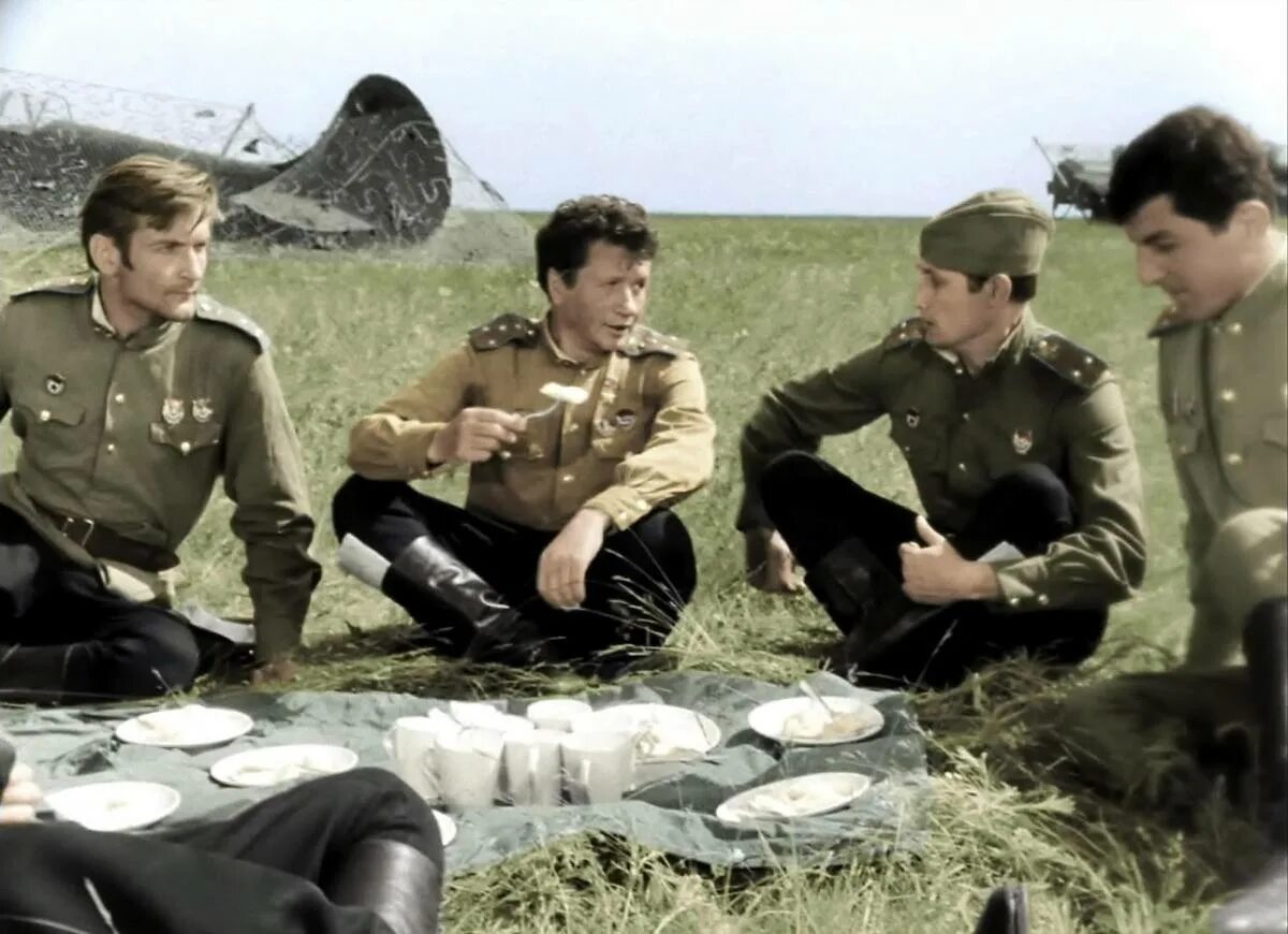 Титаренко в бой идут одни старики. Маэстро фильм в бой идут одни старики. В бой идут одни старики 1974. В бой идут одни старики фильм. В бой идут одни «старики» фильм 1973.