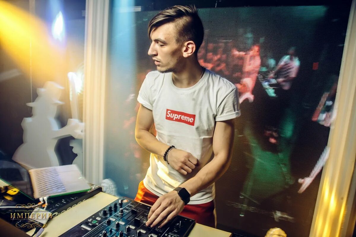 диджей делюкс год рождения. клава кока новые. Dj пятница. Dj пятница. Dj pitkin на dfm.