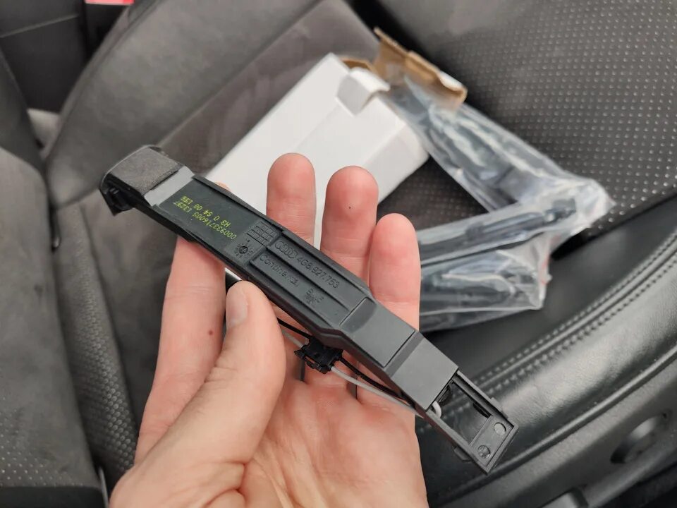 Предохранитель бесключевого доступа ауди а4 б9 Advanced Key / Keyless / Бесключевой доступ Audi Q7, 3.0 л., 2007 года на DRIV