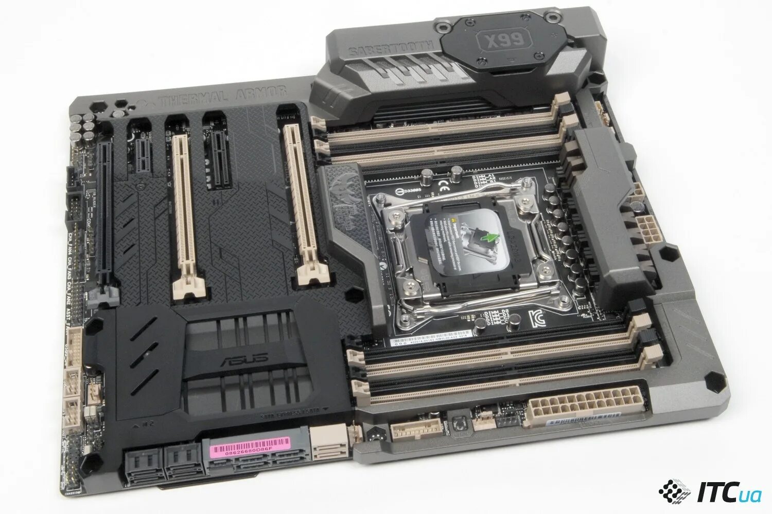 Lga 2011 характеристики. ASUS Sabertooth x99. ASUS Sabertooth x99 RTL. ASUS Sabertooth x99 m2. ASUS 2011 v3 x99.