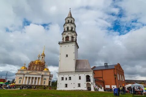 Наклонная башня
