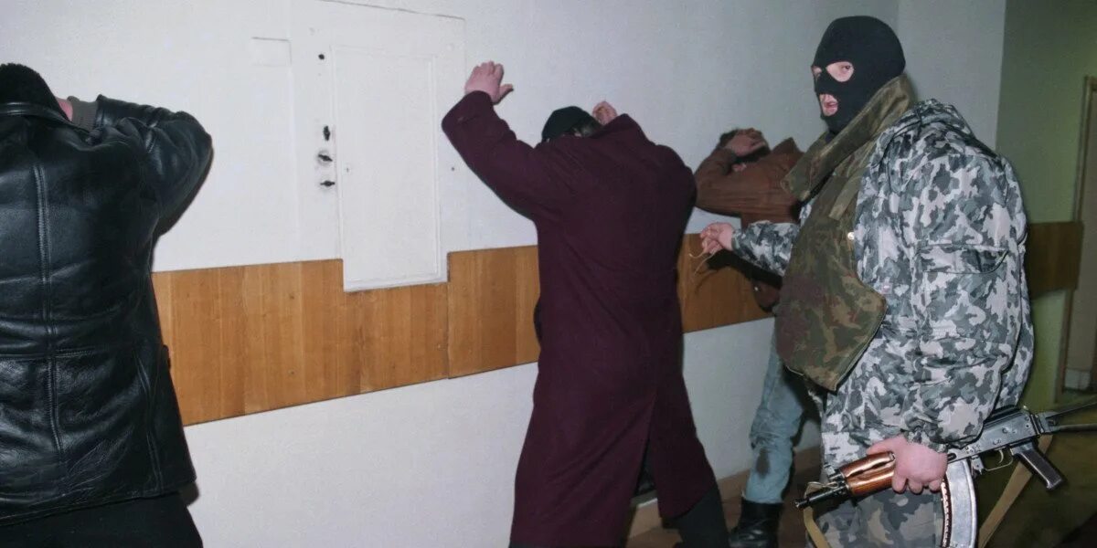 Омон девяностых. Омон в 90-е годы. Спецназ рф 90. Омон девяностых. Омон в 90-е.