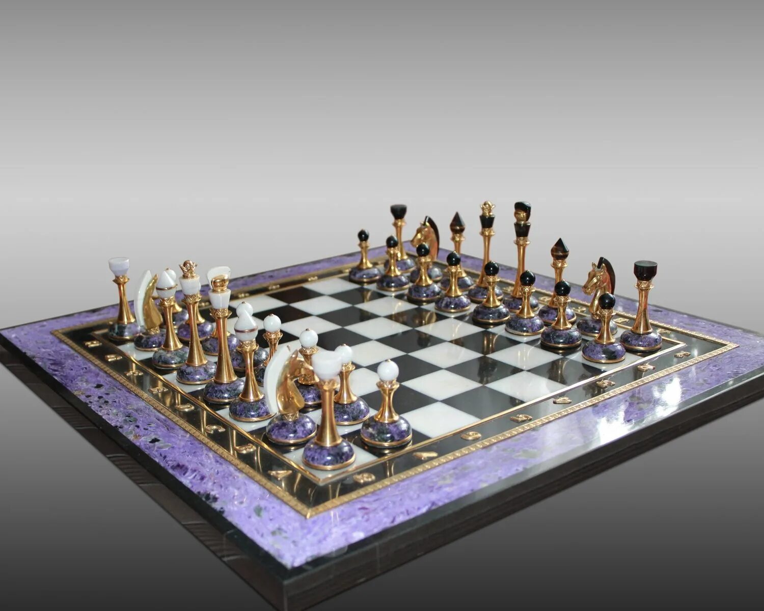 Создание шахматной доски. Кригшпиль шахматы. Jewel Royale шахматы. Королевские Бриллиантовые шахматы.
