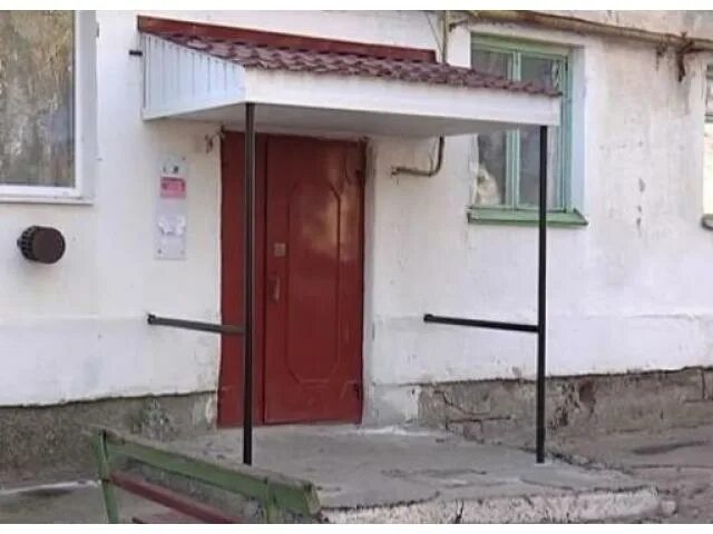 козырек подъезда. козырек подъезда дома. козырек подъезда. навес над подъездом. козырек подъезда дома.