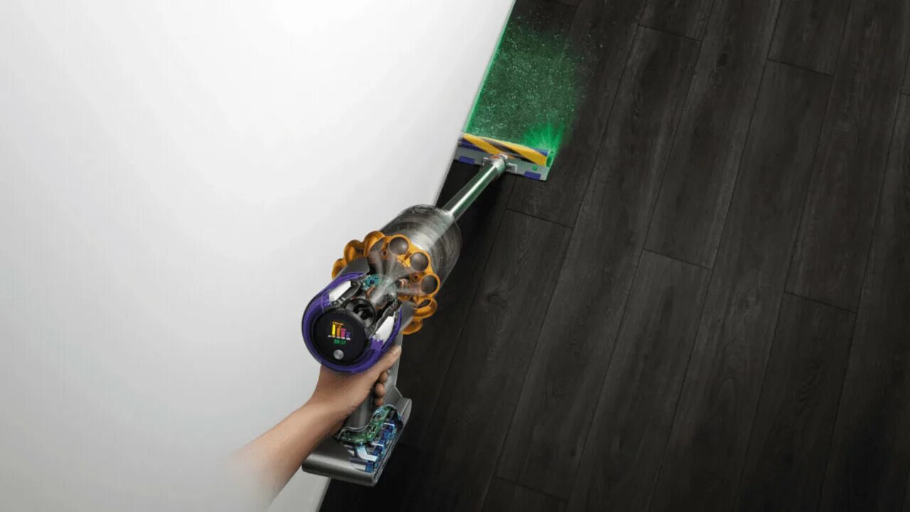 Пылесос Dyson v15 detect absolute. Dyson v15 лазер. Дайсон v 15 с лазером. Лазерная насадка Dyson v15. Дайсон v15 беспроводной