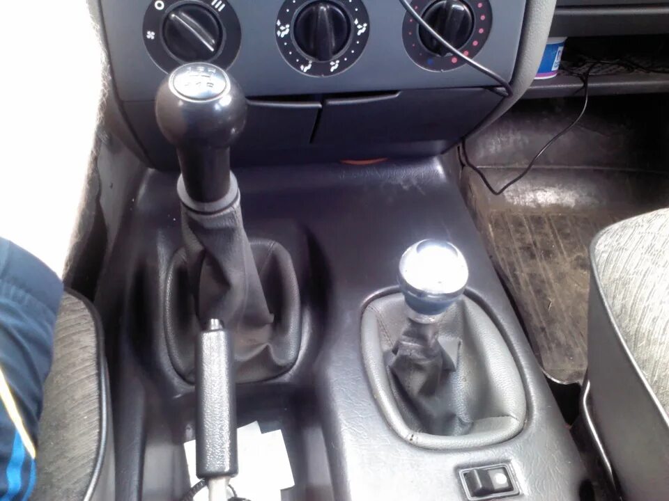 Как снять ручку кпп хантер Замена ручки МКПП DRIVE2