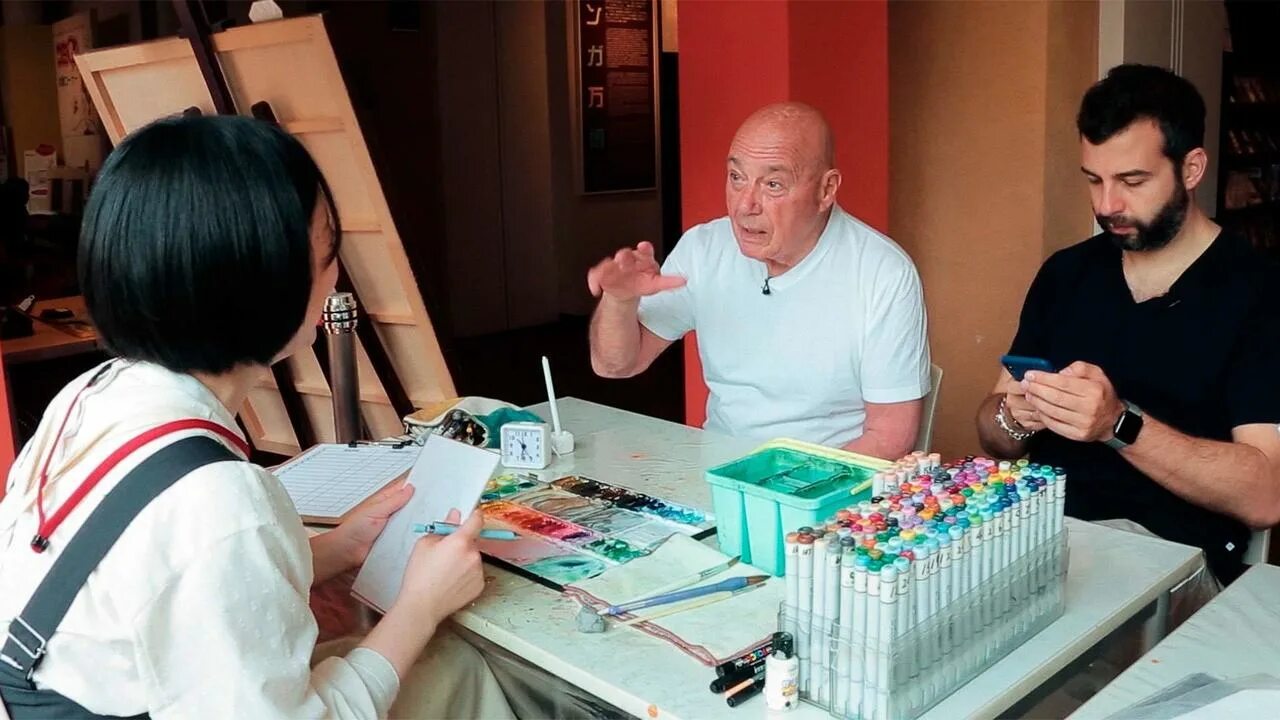Японскую ведущую