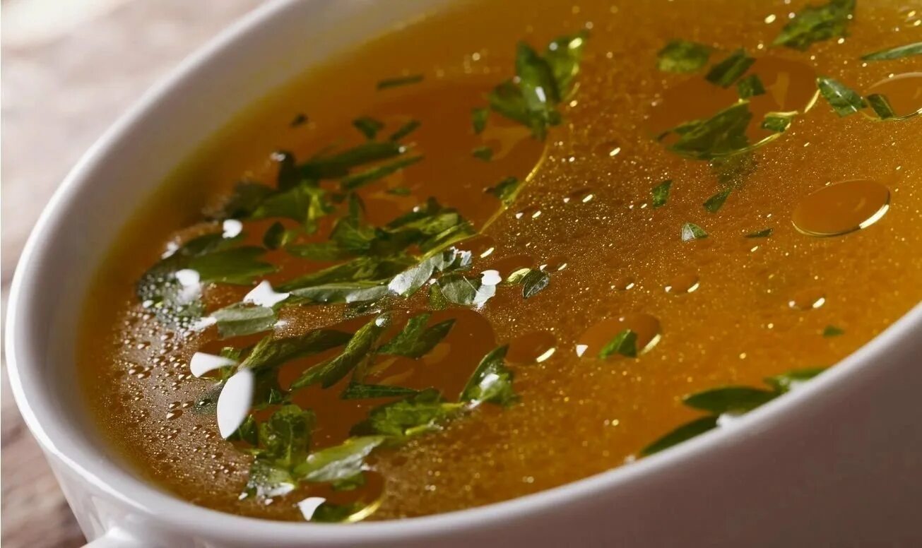 Бехтерев бульон. Суп консоме. наваристый бульон. мясной бульон. костный бульон.