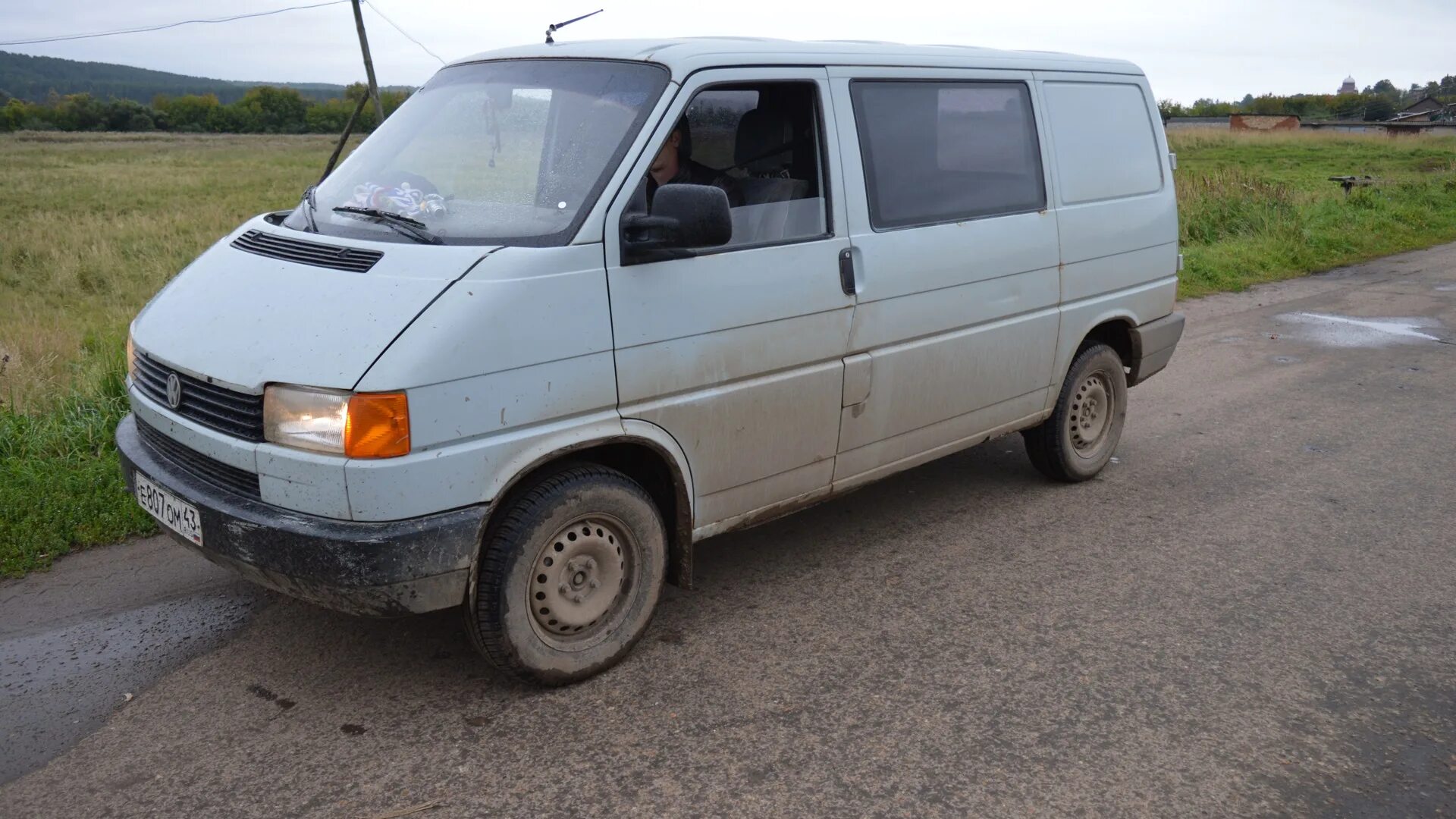 Volkswagen transporter t4 1994 года. Volkswagen t4 2000. Volkswagen transporter t4 2. Фольксваген транспортер 1994. Фольксваген минивэн 1994 года.