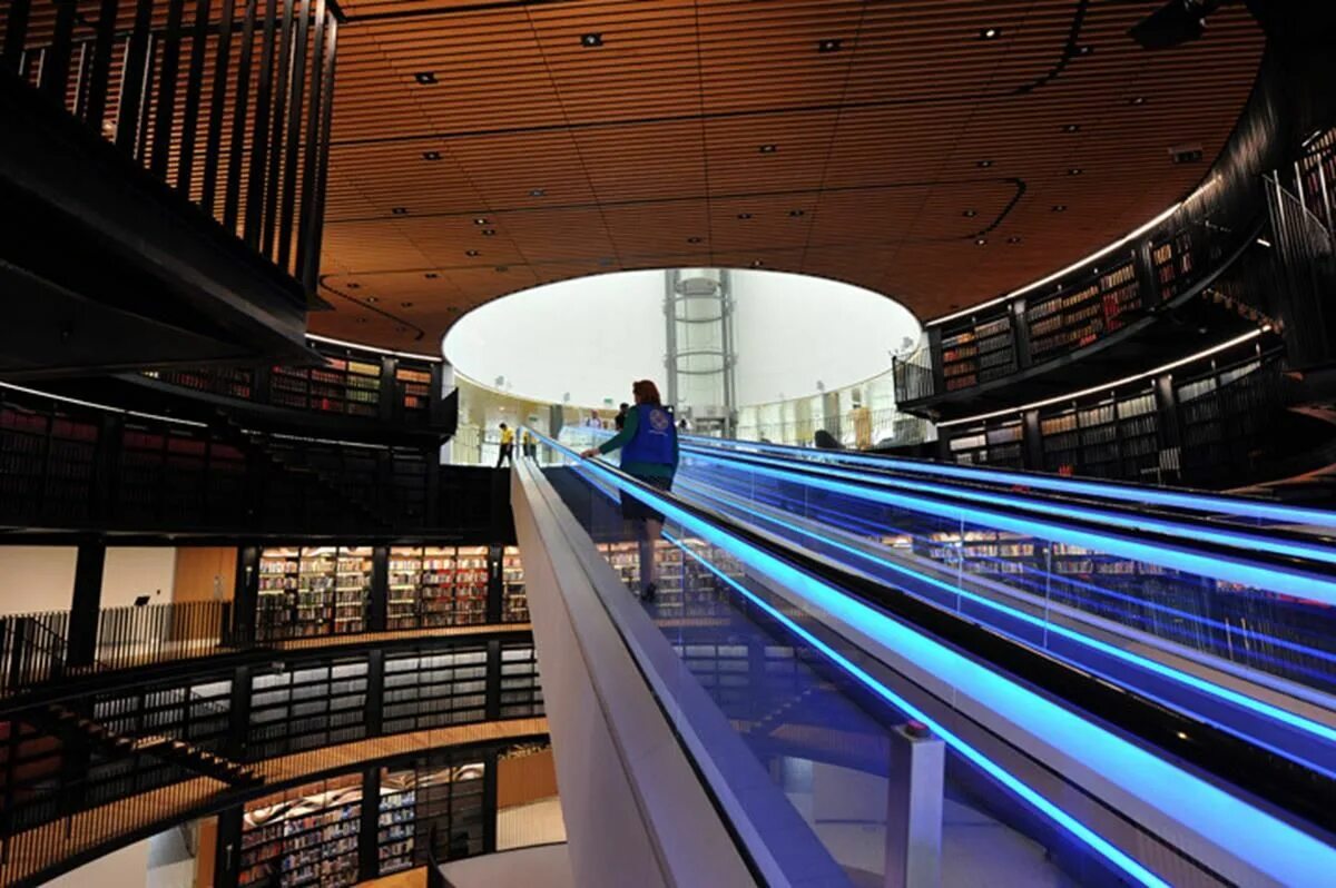 Крупнейшая библиотека европы. Библиотека Бирмингема. Birmingham Central Library Бирмингем. Библиотеки Европы. Самая большая библиотека в мире.