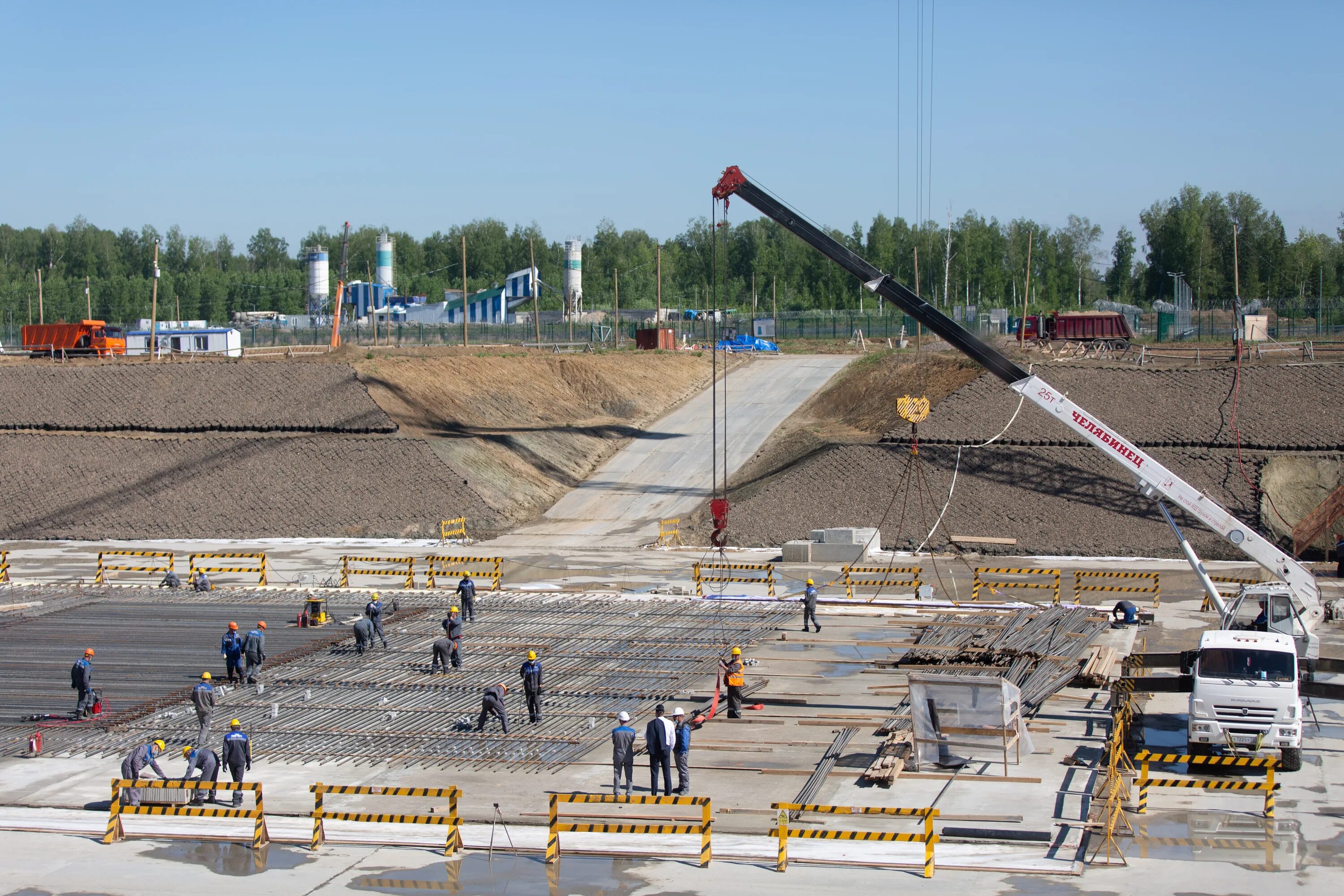 Брест 300. Брест-од-300 северск. энергоблок брест-од-300. брест 300 северск стройка. брест-300 реактор северск.