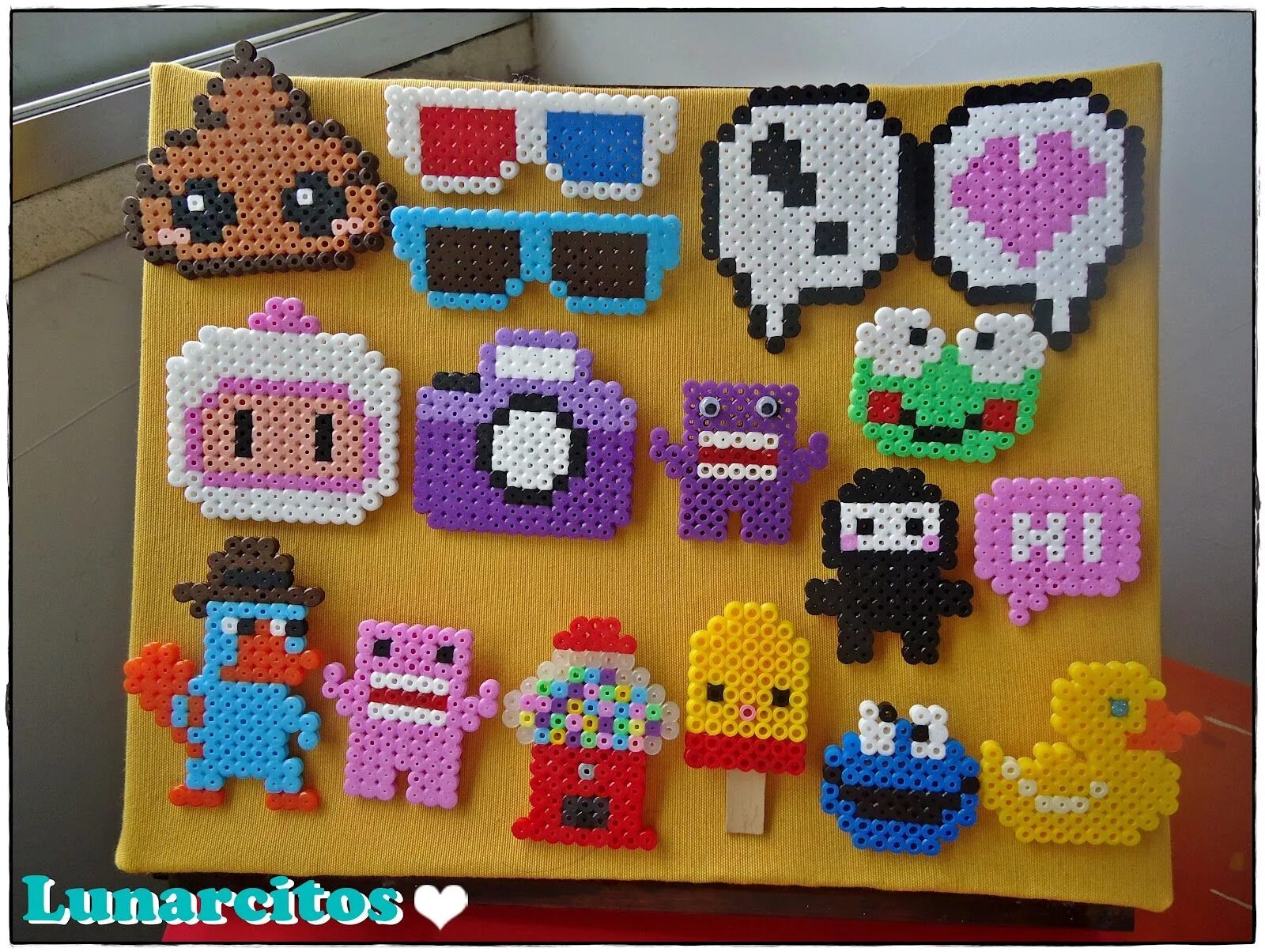 термомозаика pyssla. фигурки pyssla мозаика икеа кошка. термомозаика пюсла. мозаика пюсла. пюсла хаги ваги.