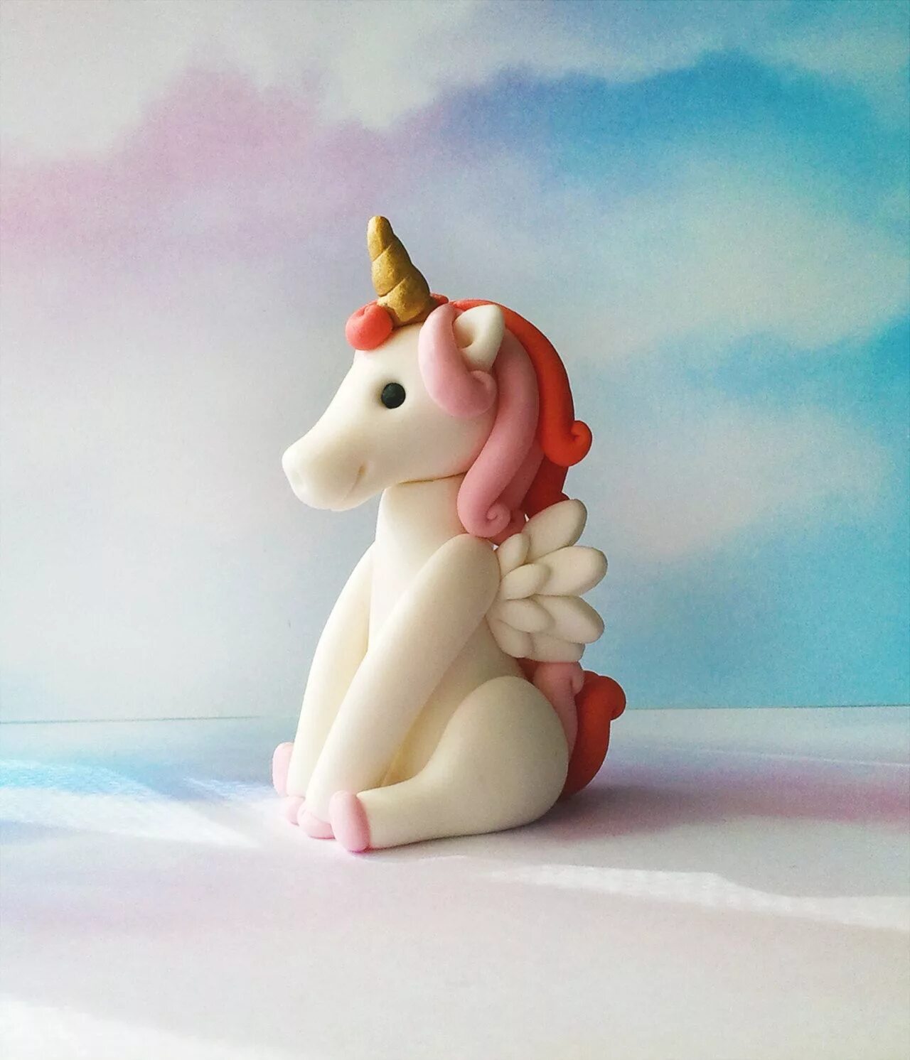 единоржкк из пластилина. единорог из воздушного пластилина. как сделать единорога из пластилина. ендинорог их пластел на. радужный единорог из мастики.