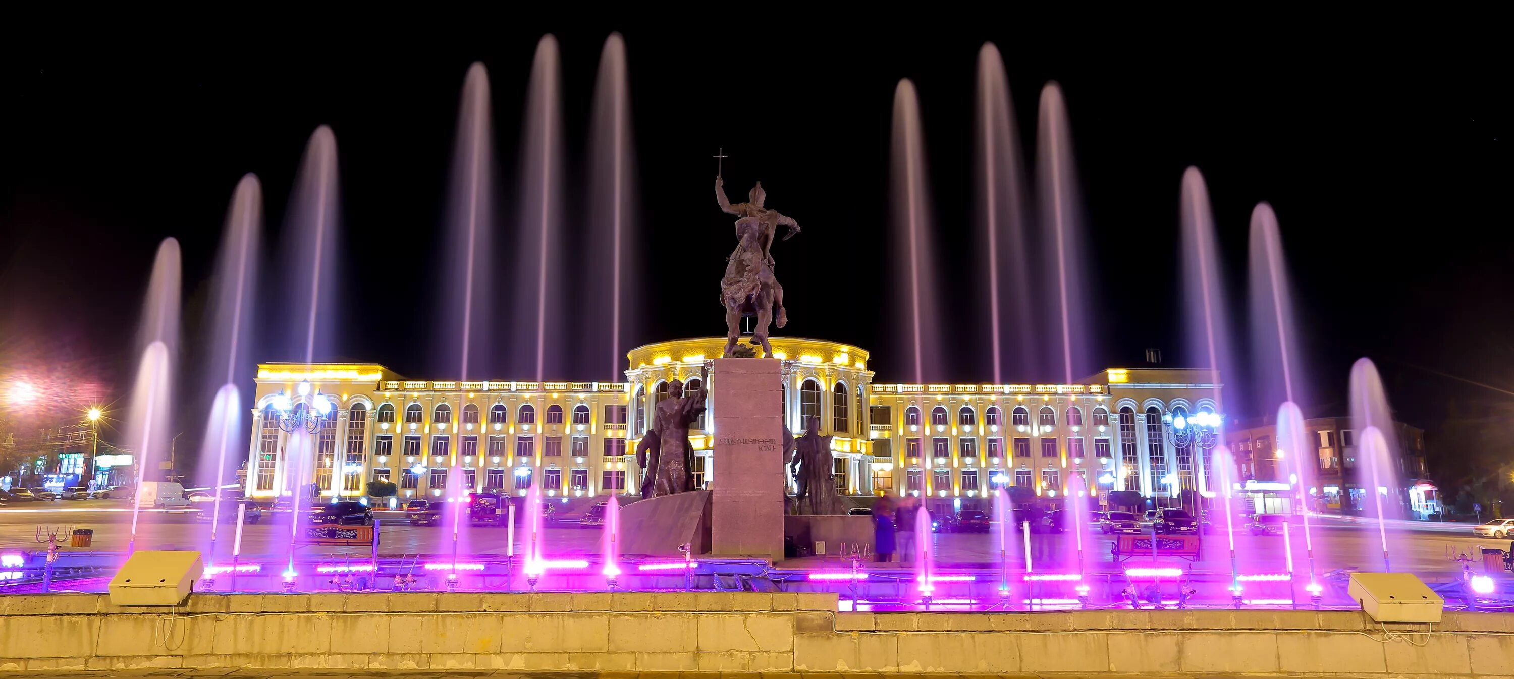 Гюмри центр. Площадь вардананц гюмри. гюмри центральная площадь. площадь гюмри армения. гюмри центр площадь.