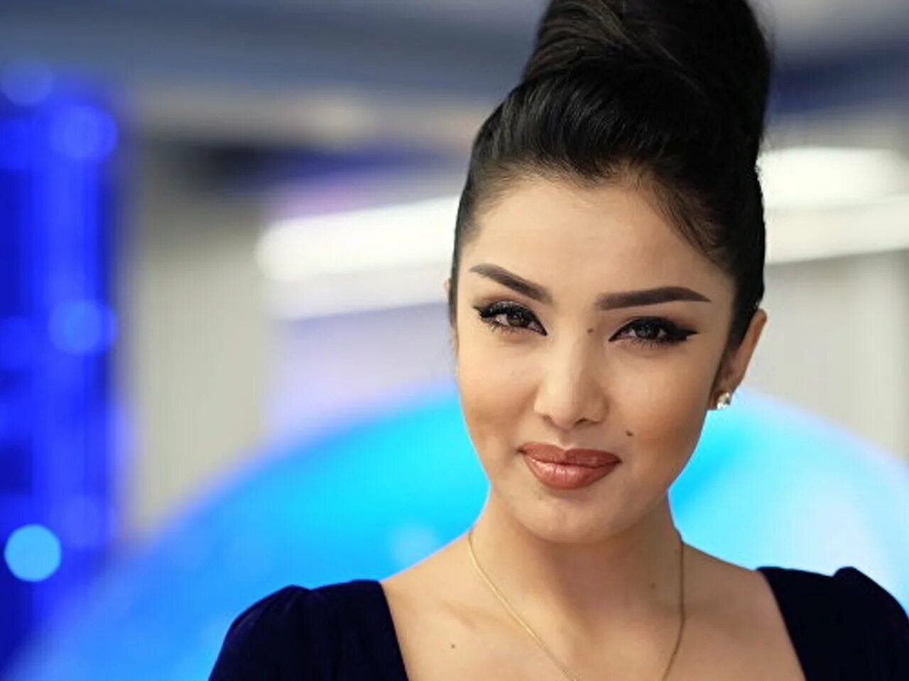 Надира алимжанова. Sitora отандық өнім. Ситора фармонова (узбекистан). Узбек актриса ситора алимжанова. Ситора фармонова +18.