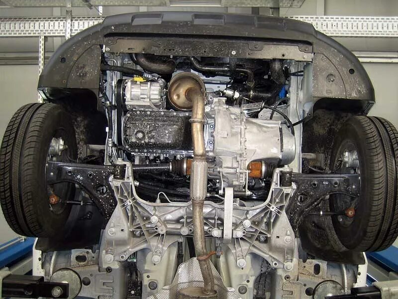 Двигатель снизу на Пежо боксер. Защита двигателя Фиат Браво 2008 Шериф. Пежо 308 вид снизу. Защита двигателя Пежо 308.