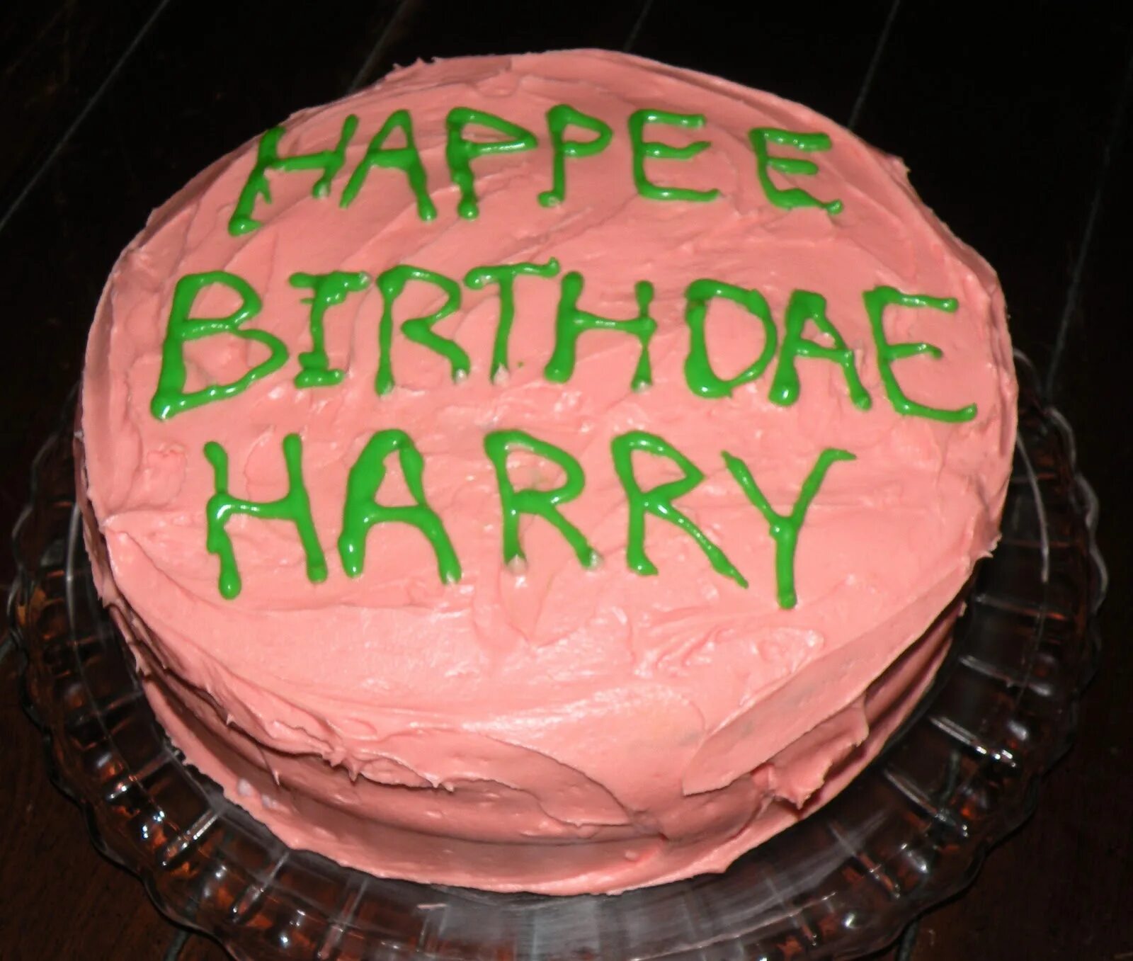 Happy harry. Надпись с днем рождения в стиле гарри поттера. Надпись happy birthday в стиле гарри поттера. Happy birthday гарри поттер. Растяжка с днем рождения в стиле гарри поттера.