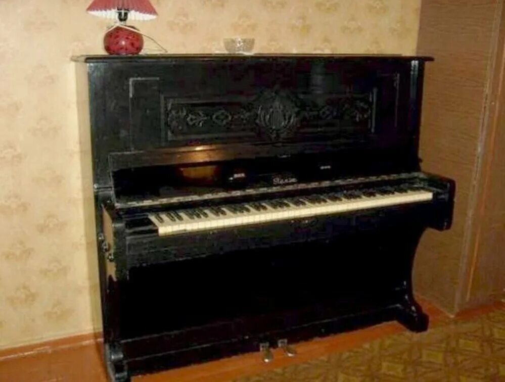 Старинное название фортепиано. Старинное пианино. Советское пианино марки. Пианино советское. Пианино немецкое марки.