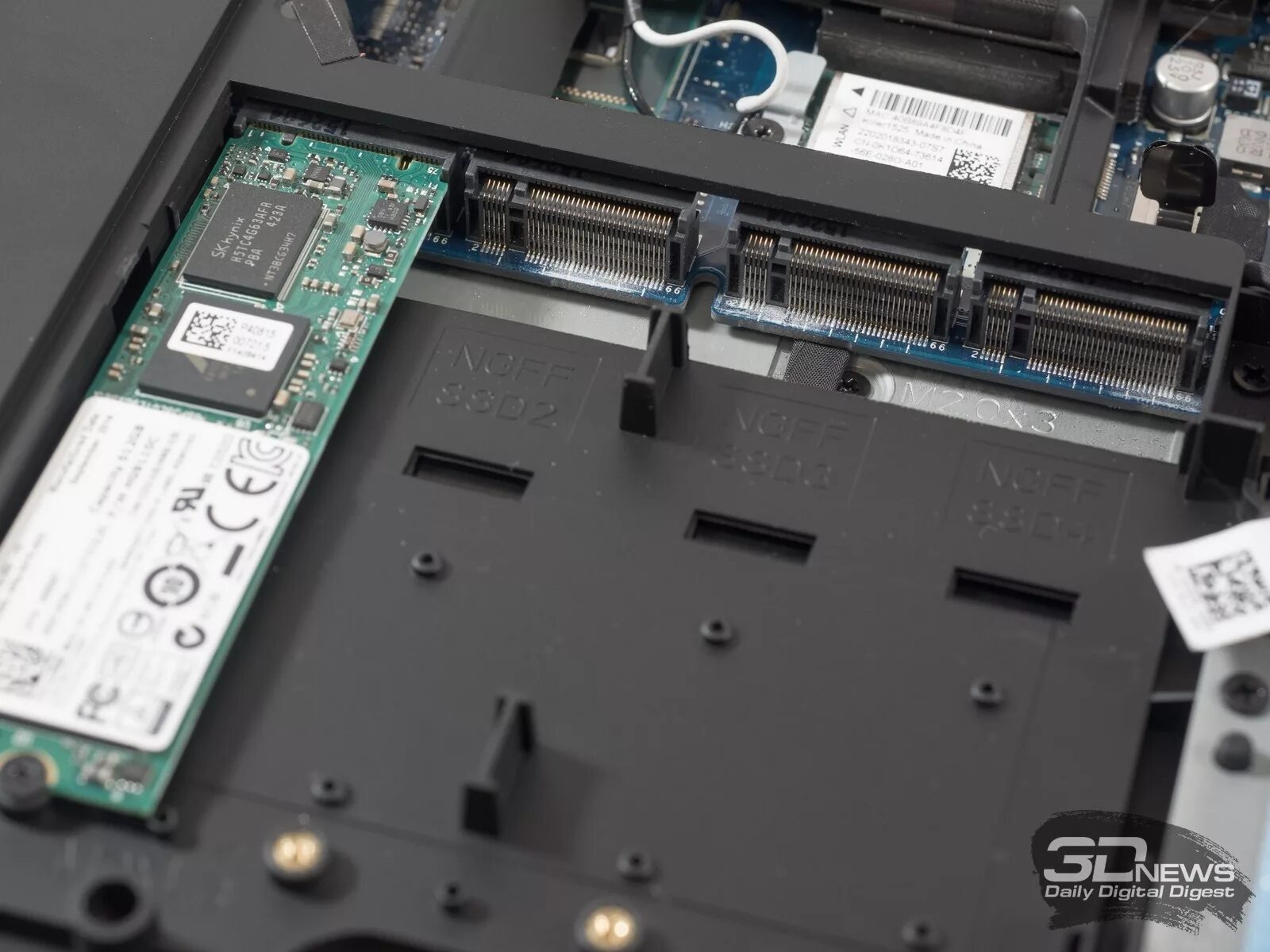 Количество слотов памяти 2. Материнская плата asrock ддр 3. Asus motherboard 4 slot ram h. Материнская плата с 4 слотами под оперативную память. Слот памяти для материнской платы ddr5.