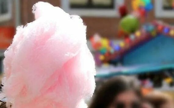 You ever eat candy floss. Красная сахарная вата. Призрак сахарной ваты. Сахарная вата с блёстками. Сахарная вата фигурки.