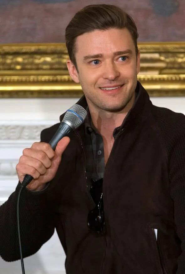 Какой известный актер и певец исполнил песню. Тимберлейк. justin timberlake певец. певец и актер тимберлейк джастин. американский актёр и пеаеу.