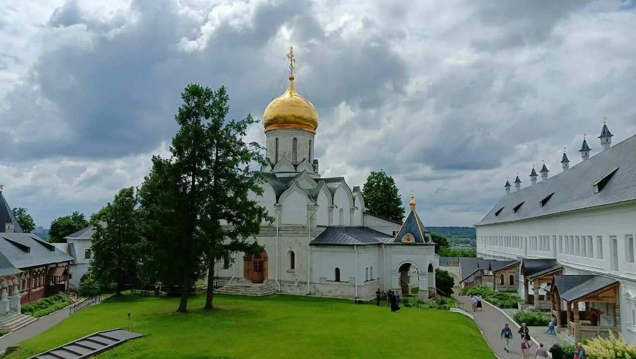 Саввино-Сторожевский монастырь. Звенигород монастырь Саввы. Звенигородский монастырь Саввы Сторожевского. Саввино-Сторожевский мужской монастырь в Звенигороде. Сайт монастыря саввы сторожевского