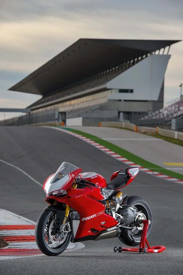 дукати 1199 panigale superbike. маленький супербайк. супербайк бмв супербайк х6. Ducati 1098. Ducati 2020.